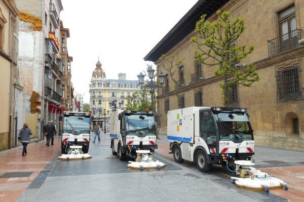 FCC Medio Ambiente renueva los contratos del servicio de recogida de residuos y limpieza viaria y del servicio de grúa en Oviedo