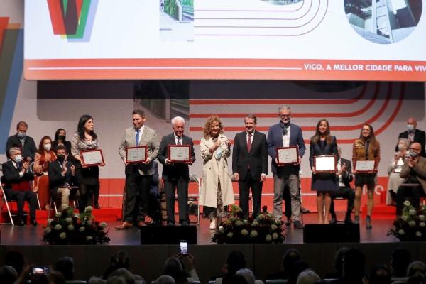 The workers of FCC Medio Ambiente receive the Gold Medal of the City of Vigo for their work during the COVID-19 crisis