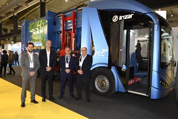FCC Medio Ambiente y Grupo Irizar presentan H2TRUCK, el primer chasis-plataforma eléctrico con pila de hidrógeno para vehículos pesados de Servicios Urbanos